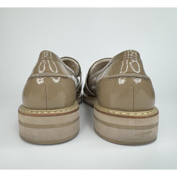 Louise et Cie Exlixen Loafers Women’s 7M Beige Patent Leather Gold Buckle Preppy - Picture 4 of 11